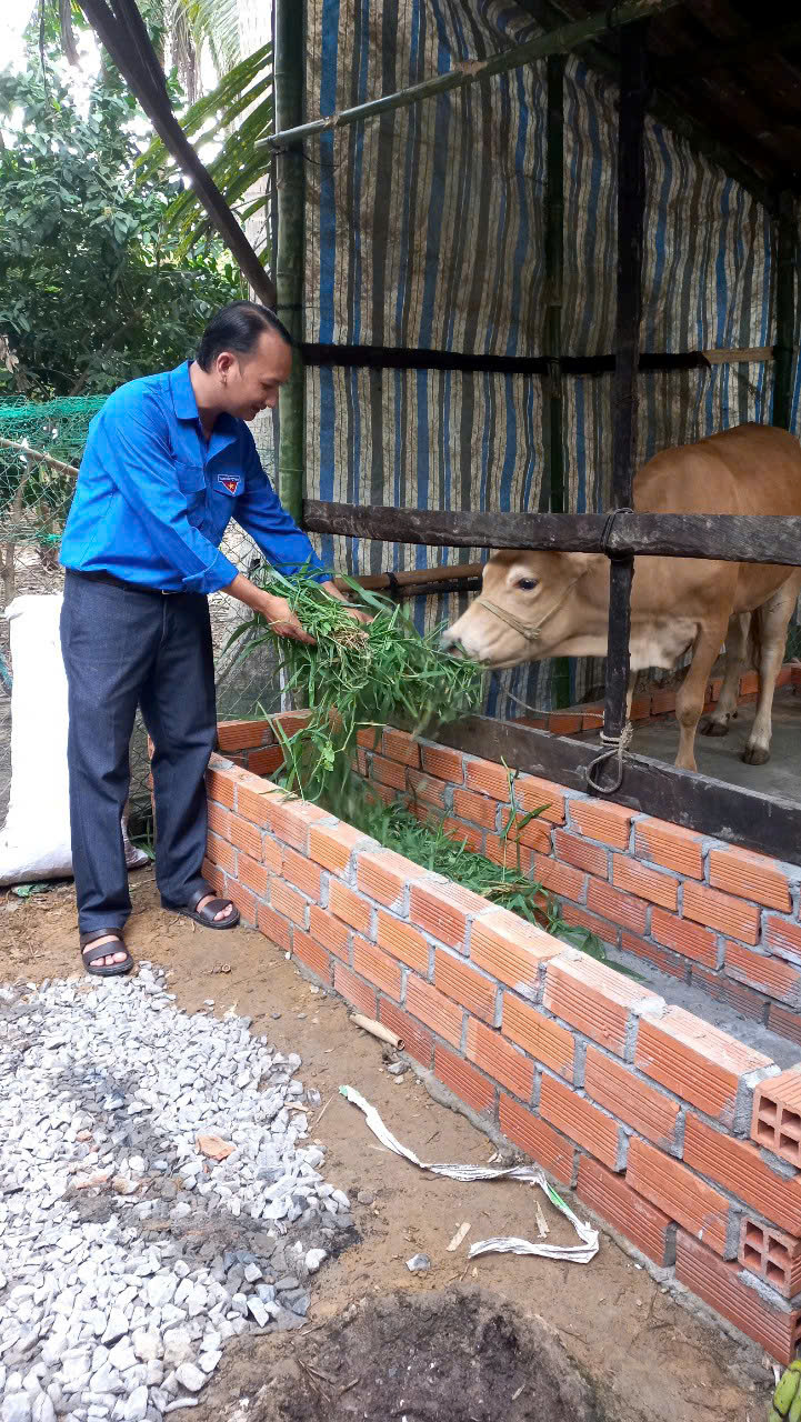 HUYỆN ĐOÀN CẦU KÈ ĐỒNG HÀNH CÙNG THANH NIÊN DÂN TỘC THIỂU SỐ, TÍN ĐỒ TÔN GIÁO PHÁT TRIỂN KINH TẾ